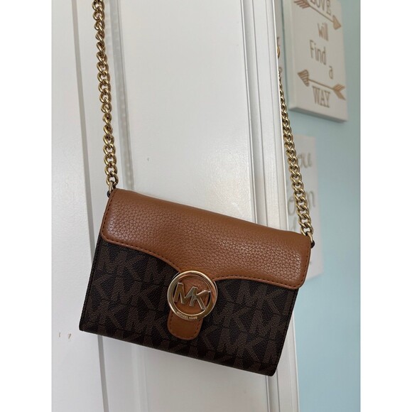 Michael Kors Hudson Large Phone Leather Crossbody Bag NWOT - Picture 1 of 9